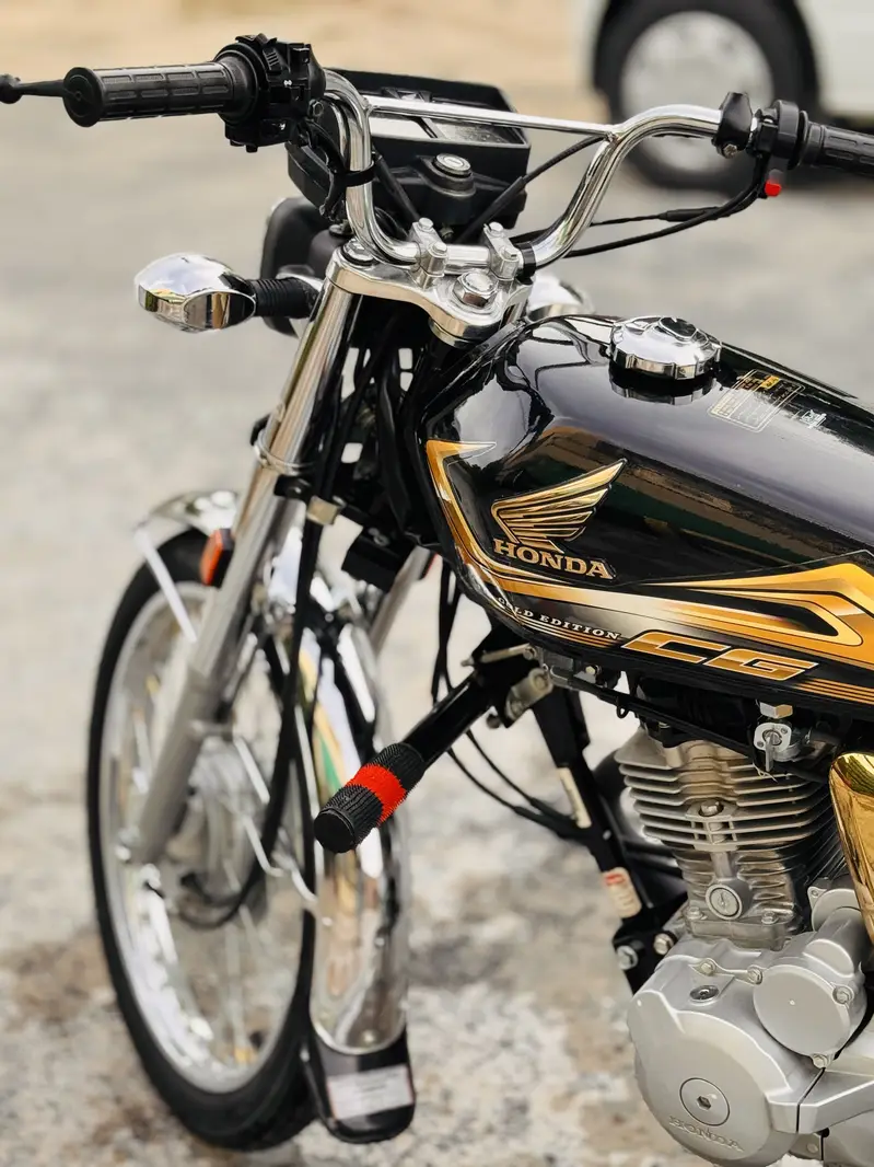 Honda 125 Black gold 2025/2026