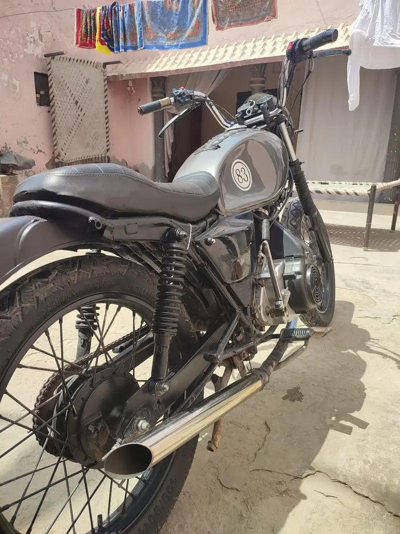 Suzuki GS150 fully modified in Chopper style