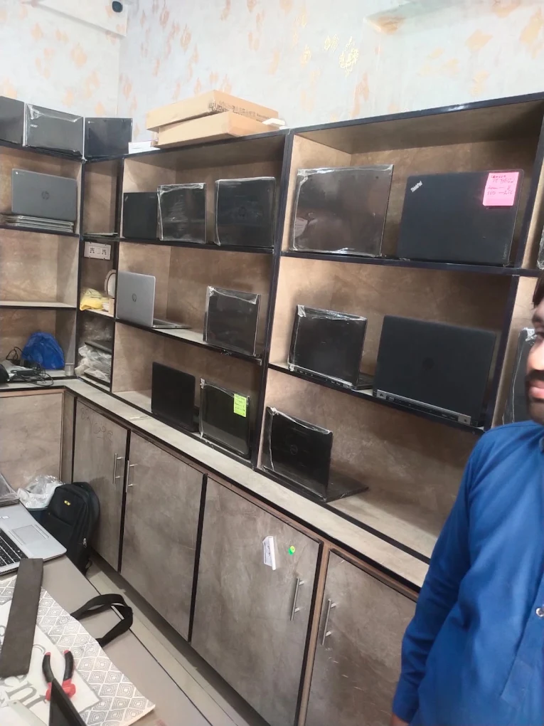 Gallery photo of Bhatti Laptops