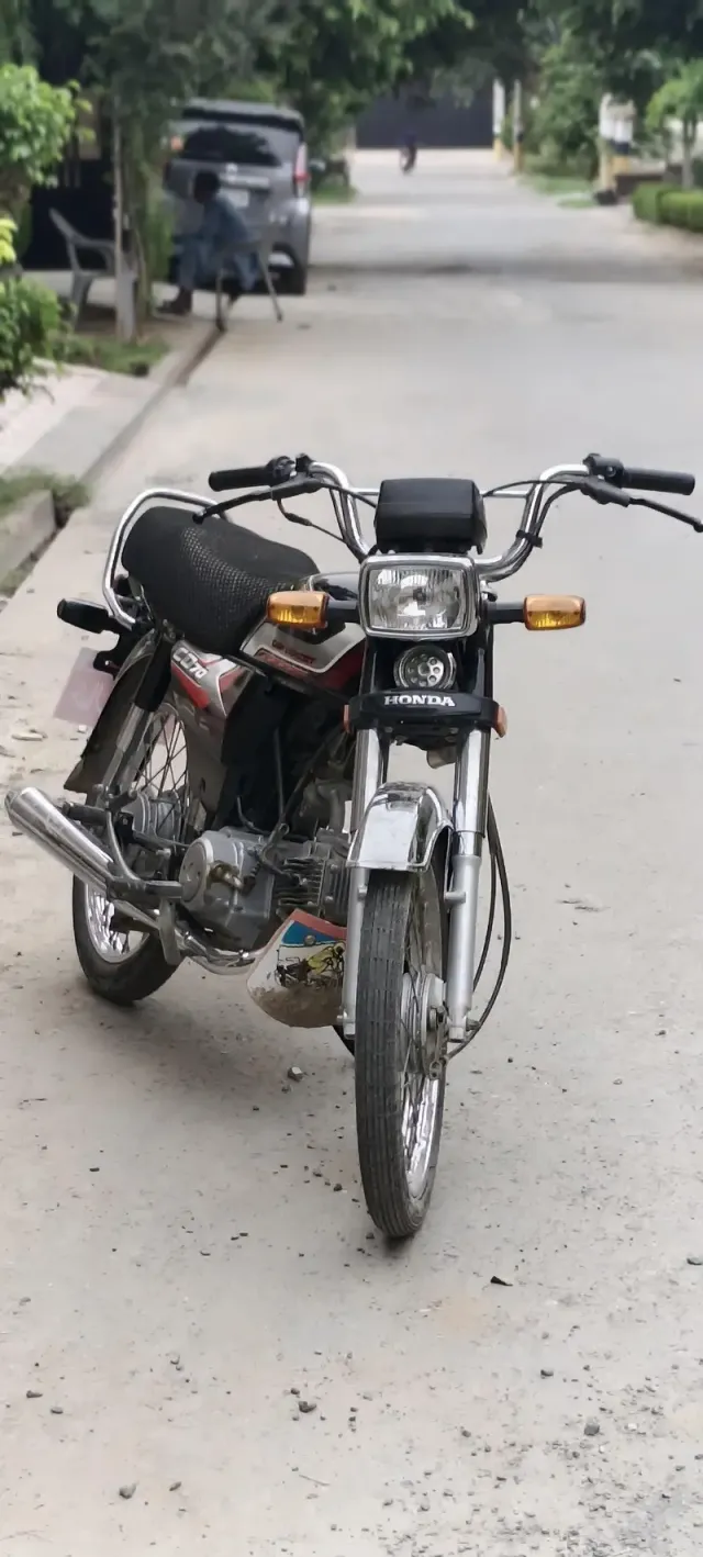 HONDA CD70 2025